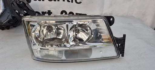 Koplamp rechts voor MAN TGX vrachtwagen
