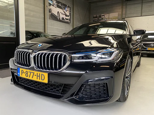 BMW 520 5-serie 520i Edition Plus M pakket, Schuifdak, 19inch Sfeerverlichting