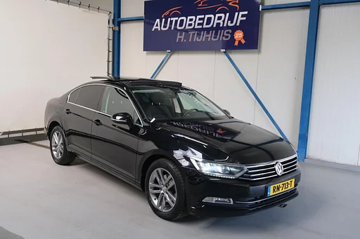 Volkswagen Passat 1.6 TDI Comfortline Business Automaat - Airco, Cruise, Schuifdak, Navi, PDC.