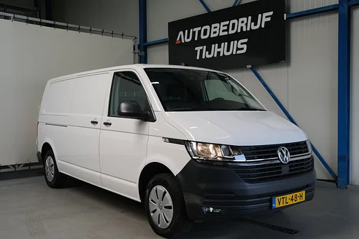 Volkswagen Transporter 2.0 TDI L2H1 28 - N.A.P. Airco, Cruise, Carplay, PDC, Trekhaak.