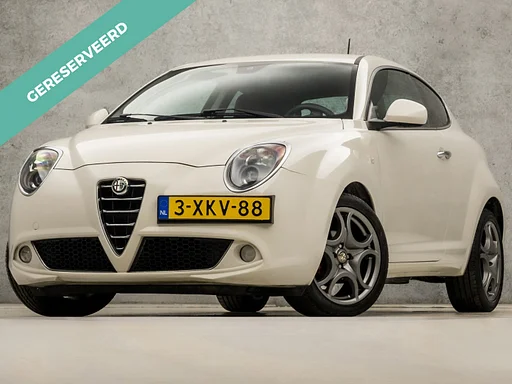 Alfa Romeo MiTo 0.9 TwinAir Distinctive Sport (NAVIGATIE, CLIMATE, GETINT GLAS, CRUISE, LEDER, SPORTSTOELEN, XENON, LM VELGEN, NIEUWSTAAT)