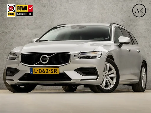 Volvo V60 2.0 B3 Momentum Sport 177Pk automatico (APPLE CARPLAY, GROOT NAVI, GETINT GLAS, SPORTSTOELEN, PARKEERSENSOREN, DAKRAILS ZWART, LANE ASSIST, nuovo APK, NIEUWSTAAT)