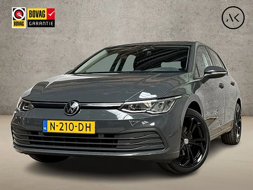 Volkswagen Golf 1.0 TSI Sportline Automaat (APPLE CARPLAY, GROOT NAVI, CAMERA, GETINT GLAS, SPORTSTOELEN, SFEERVERLICHTING, LANE ASSIST, ADAPTIVE CRUISE, NIEUWSTAAT)
