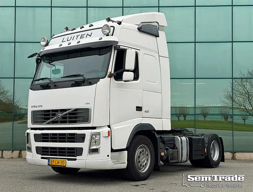 Volvo FH 400 GLOBETROTTER XL TIRES 90% 2x TANK ORIGINAL 887.000 KM TOP CONDITION NL TRUCK