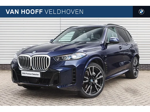 BMW X5 xDrive50e High Executive M Sport automática / Telhado de pano / carro de reboque / bancos desportivos / Soft-Close /  Parking Assistant Professional / Comfort Access / Adaptieve LED / Gesture Control