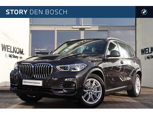 BMW X5 xDrive45e High Executive automática / carro de reboque / Laserlight / Active Steering / Head-Up / Parking Assistant Plus / Comfort Access / Adaptive Air Suspension / Comfort Access
