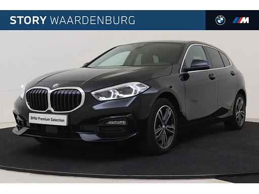 BMW 118 1 Serie 118i Sport Line Automaat / Sportstoelen / LED / Cruise Control / Live Cockpit Professional