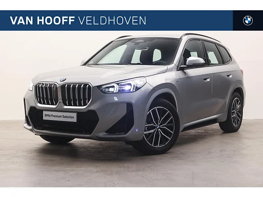 BMW X1 sDrive18i M Sport automatico / M Adaptief onderstel / sedili sportivi / Comfort Access / Achteruitrijcamera / Adaptieve LED