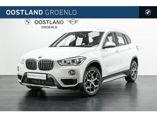 BMW X1 sDrive20i High Executive automata / vontatóautó / Pano tető / sportülések / Head-Up / Achteruitrijcamera / Sebességtartó automatika