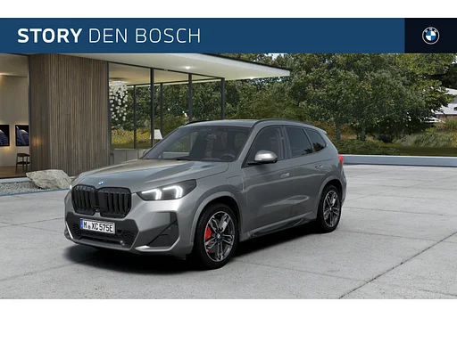 BMW X1 xDrive25e High Executive M Sport automata / Pano tető / vontatóautó / sportülések / M Adaptief onderstel / Comfort Access / Head-Up / Parking Assistant Plus / Adaptieve LED