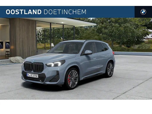 BMW X1 xDrive25e High Executive M Sport automatic / Panoramadak / Trekhaak / Sportstoelen / M Adaptief onderstel / Comfort Access / Adaptieve LED / Parking Assistant Plus / Stuurverwarming