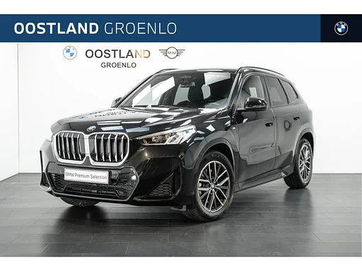 BMW X1 sDrive20i M Sport Automaat / Trekhaak / Sportstoelen / M Adaptief onderstel / Achteruitrijcamera