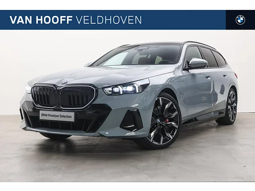BMW 550 5 Serie Touring 550e xDrive M Sport automatico / auto da rimorchio / Tetto Pano / Comfort Access / Bowers & Wilkins / Stoelventilatie / Parking Assistant Plus