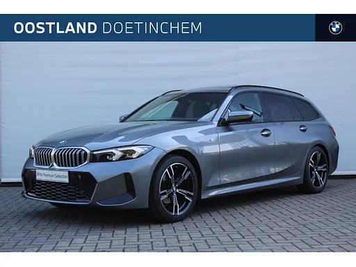 BMW 318 3 Serie Touring 318i M Sport Automaat / Trekhaak / Panoramadak / Sportstoelen / Achteruitrijcamera / Stoelverwarming / Cruise Control
