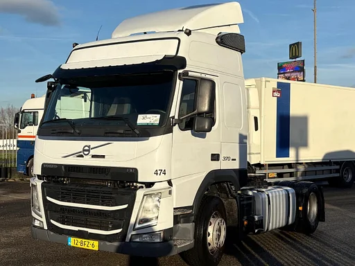 Volvo FM FM370/Globetrotter/Slaapcabine/ 4 Stuck auf Lager/NL Truck