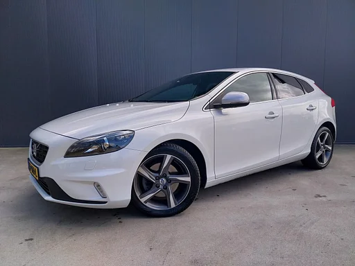 Volvo V40 2.0 T2 R DESIGN xenon fényképezőgép HALF bőr NAVI CRUISE ECC vontatóautó