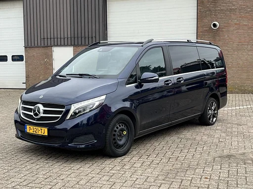 Mercedes-Benz V-KLASSE V220 / 8 seats / Avantgarde / Burmeister / Navi / 360 camera / Leather / Elec doors / Adaptive CC / Extra lang / Xenon / NL