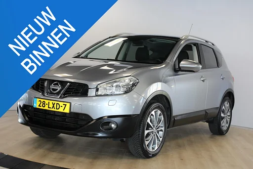 Nissan Qashqai 2.0 Tekna 4WD | panorama roof | trailer coupling | camera