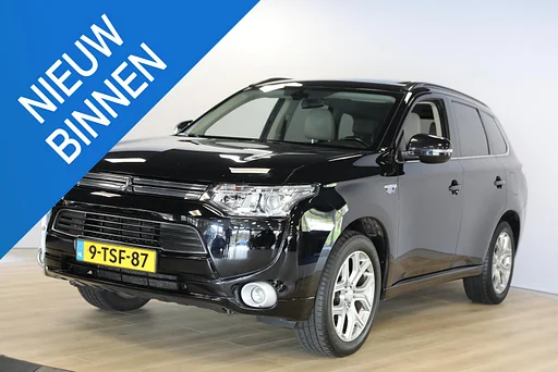 Mitsubishi Outlander 2.0 PHEV Instyle | Schuif- kanteldak | auto da rimorchio | pelle
