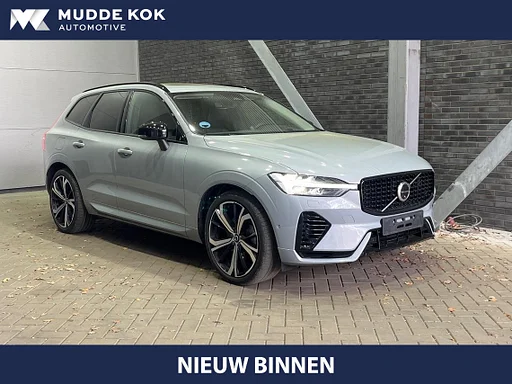 Volvo XC60 T8 Plug-in hybrid Ultra Dark | sospensioni pneumatiche | Bowers&Wilkins | Massage | 360° macchina fotografica | Head-Up | Tetto Pano