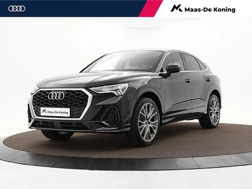 Audi Q3 Sportback 45 TFSIe 245pk S-tronic S Edition · camera · Apple/Android Car Play ·  Dodehoek Detectie · Keyless · navigatie · 20'' Inch ·