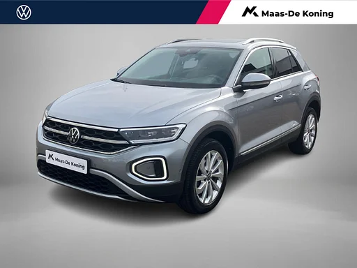 Volkswagen T-Roc 1.0 TSI Style · panorama roof · camera + parking sensors · trailer coupling · Garantie t/m 25-08-2026 of 100000km.