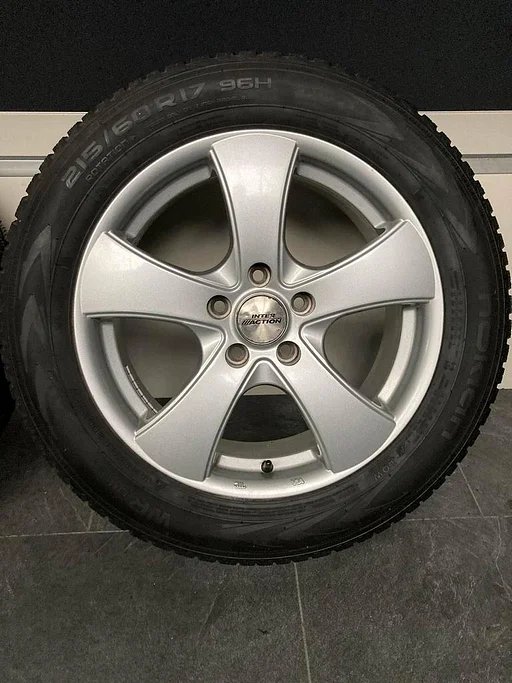 17'' Nissan Qashqai J10 J11 velgen + winterbanden 5x114.3