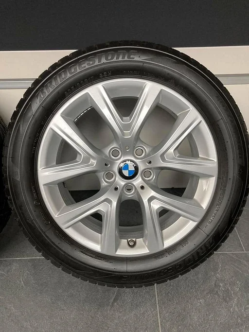 17'' originele BMW X1 F48 / X2 F39 velgen + winterbanden    6 856 076