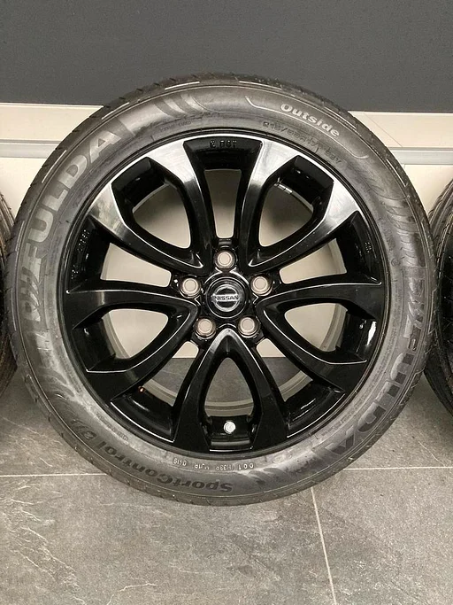 17'' originele Nissan Juke F15 demo velgen + banden 5x114.3 NISSAN NBF200