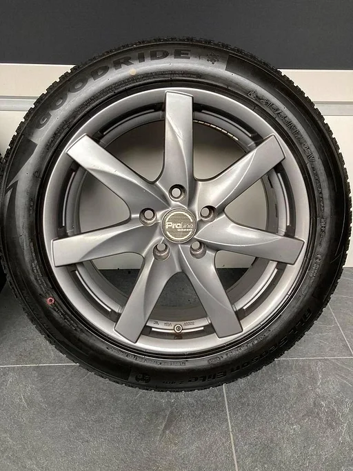 17'' Renault Laguna III velgen + allseason banden 5x114.3