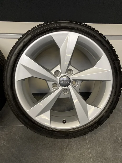 18” originele Audi A3 8P 8V 8Y velgen + winterbanden 5x112  8Y0 601 025G