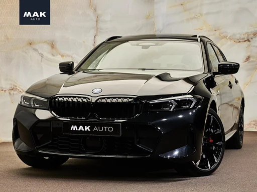 BMW 330 3-serie Touring 330e M Sport Pro, pano, 19", tr.haak, H/K, shadow line, carbon, memory, LED-kopl., HUD, privacy, NP82k