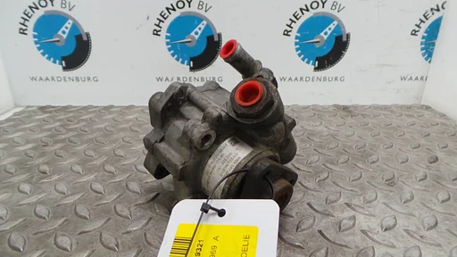 VOLKSWAGEN PASSAT 2.3 VR5 HIGHLINE STUURPOMP 1999