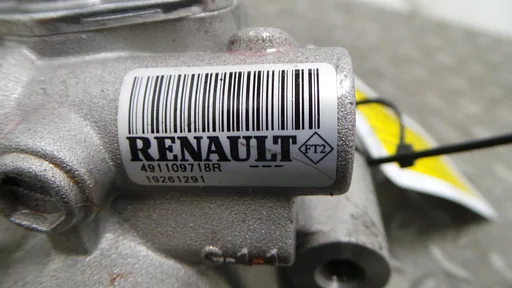 RENAULT MASTER DCI125 DUBBEL CABINE LUCHTVE STUURPOMP 2013