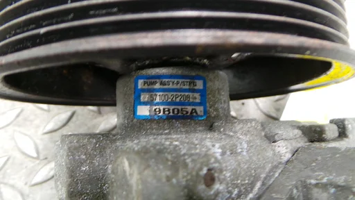 KIA SORENTO STUURPOMP 2009