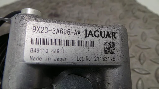 JAGUAR XF 3.0D S PREM. BNS ED. STUURPOMP 2013