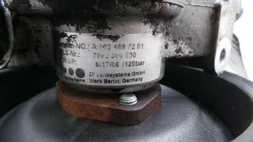 MERCEDES VITO 320L DC.AM.LX STUURPOMP 2006