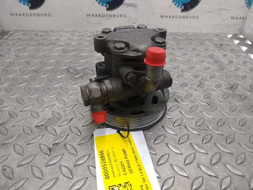 VOLKSWAGEN CADDY 1.9 TDI  STUURPOMP 2010