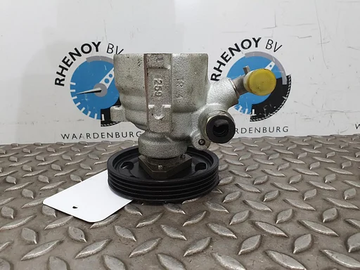 DACIA LOGAN STUURPOMP 2011