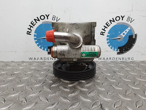 DACIA SANDERO 1.2 Lauréate STUURPOMP 2011