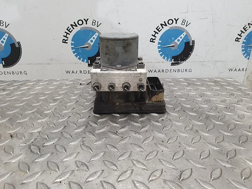 VOLKSWAGEN UP up! BlueMotion Technology ABS POMP  2015