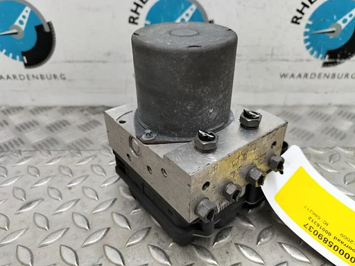 AUDI A5 8T A5 Coupé 2,0 ABS POMP 2009