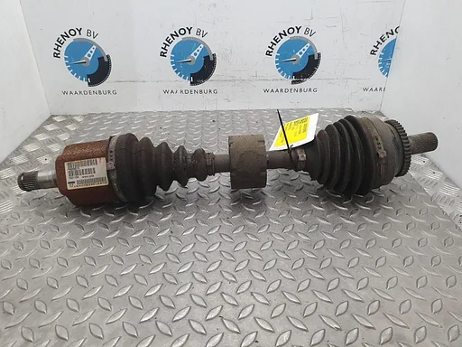 VOLVO XC70 2.4 D5 Comfort Line  AANDRIJFAS L 2004