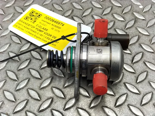 MERCEDES C-CLASS BRANDSTOF POMP VOOR DE INJECTOR 2540700400 2021