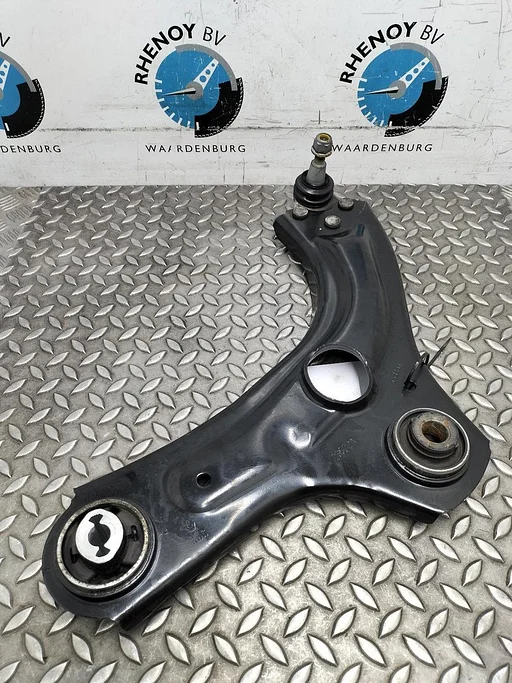 RENAULT CLIO DRAAGARM ONDER LV 2025