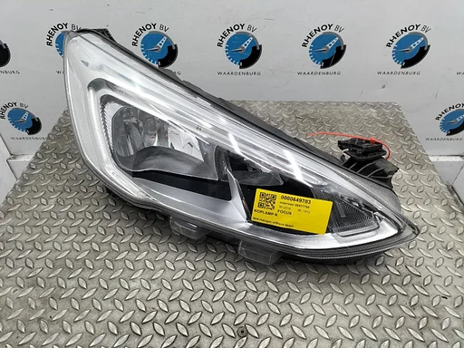 FORD FOCUS 1.0 EcoB. Tr Ed. bns  KOPLAMP R 2018