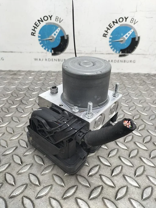 DACIA DUSTER HMMT 1.0 TCe 100 E-G Extr  ABS POMP  2023