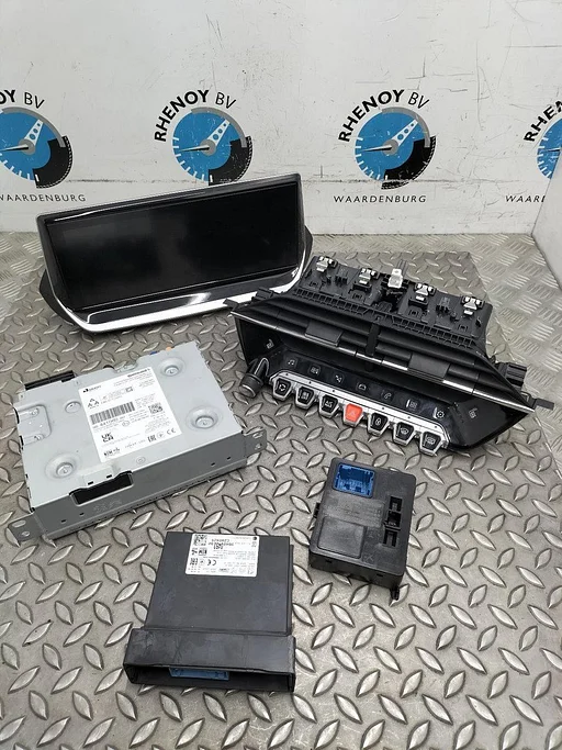 PEUGEOT 2008 P24E NAVIGATIE 2022