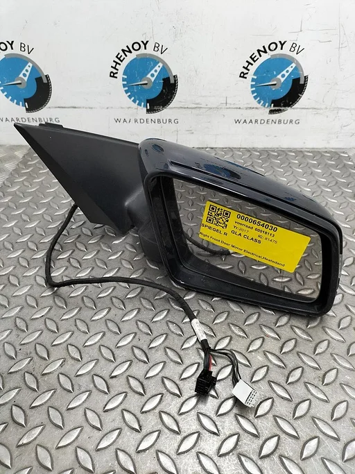 MERCEDES GLA CLASS 156 GLA200 Premium Plus  SPIEGEL R 2017