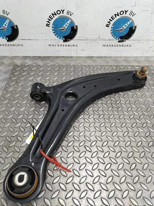 FORD TRANSIT COURIER DRAAGARM ONDER RV 2024